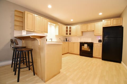 Coffee/tea facilities, Kitchen or kitchenette, oven, toaster, kitchen