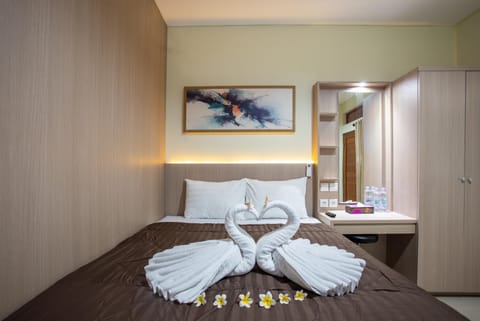 Bed, Photo of the whole room, Bedroom, towels, wardrobe