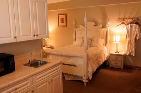 Majestic Hotel Bed and Breakfast in Ocean Grove