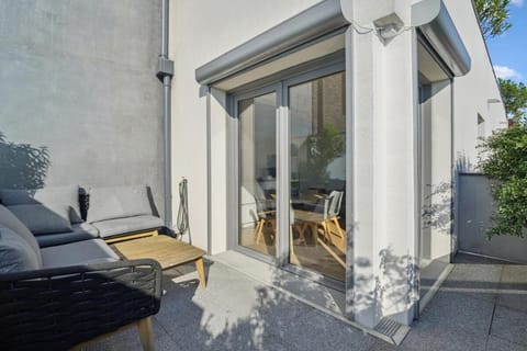 Stylish 2 Bedroom flat with terrace and balcony near Stade de France Apartment in Aubervilliers