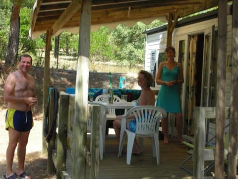 Mobil-home avec Terrasse à Bormes-les-Mimosas - API-1-52-190 Campground/ 
RV Resort in Bormes-les-Mimosas