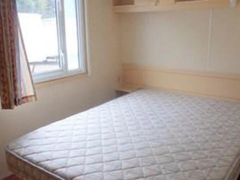 Mobil home spacieux avec terrasse - 8 personnes - API-1-52-408 Campground/
RV Resort in Auvergne-Rhône-Alpes