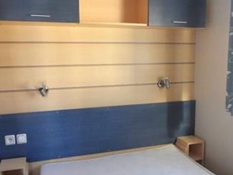 Mobil-home à Mialet avec Terrasse - API-1-52-510 Campground/
RV Resort in Auvergne-Rhône-Alpes