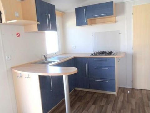 Mobil-home à Mialet avec Terrasse - API-1-52-510 Campground/
RV Resort in Auvergne-Rhône-Alpes