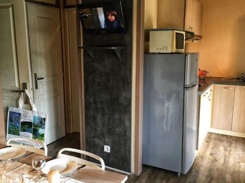 Chalet confort avec terrasse - 5 personnes - API-1-52-621 Campground/ 
RV Resort in Provence-Alpes-Côte d'Azur