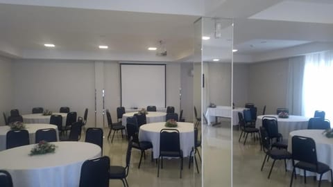 Meeting/conference room