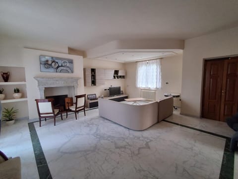 Villa Paola - appartamento Charme - House in Sarzana