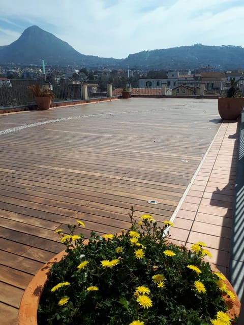 Balcony/Terrace, Mountain view