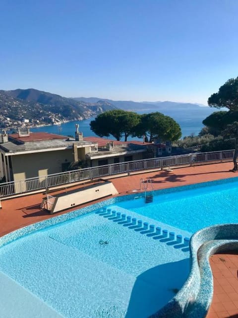 Pool view, Sea view