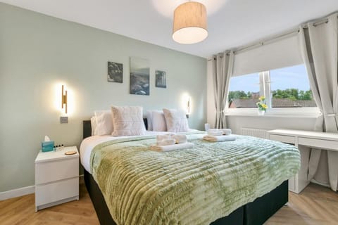 Entire Home in Renfrewshire House in Paisley