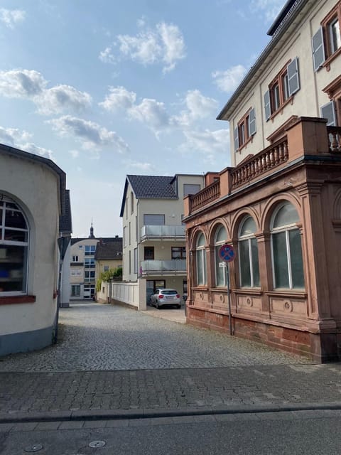 Property building, Neighbourhood, Location