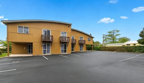 Property building, Day, Parking