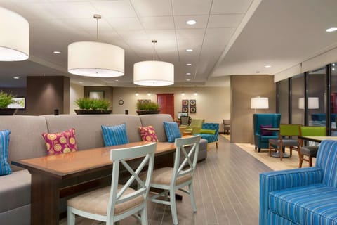Home2 Suites by Hilton Champaign/Urbana Hotel in Champaign