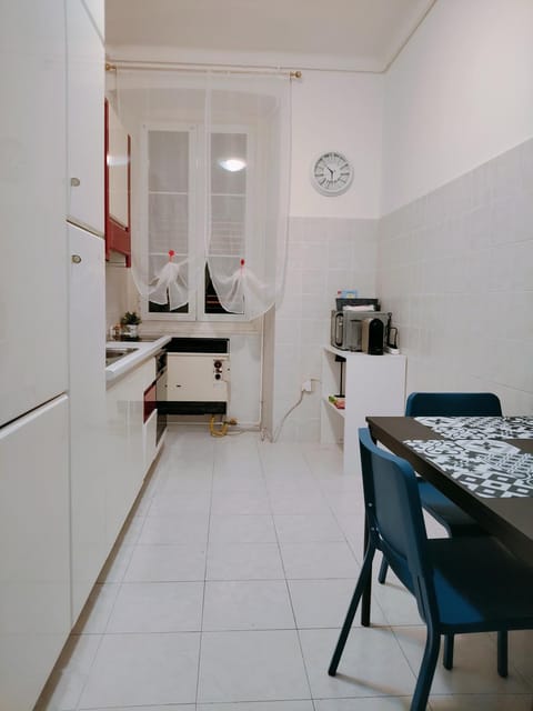 Kitchen or kitchenette, kitchen, kitchen