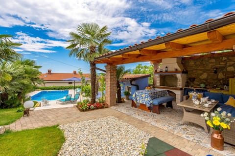 Patio, BBQ facilities, Pool view, Swimming pool