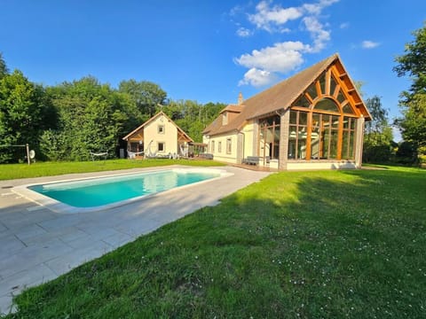 Day, Natural landscape, Garden, Garden view, Pool view, Swimming pool