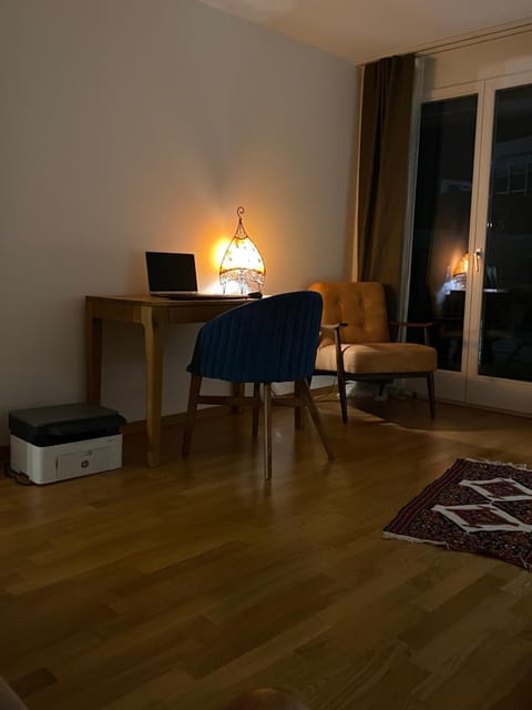 Stylish Room and private bathroom in lakefront apartment Vacation rental in Zug