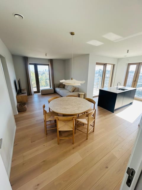 Living room, Seating area, Dining area