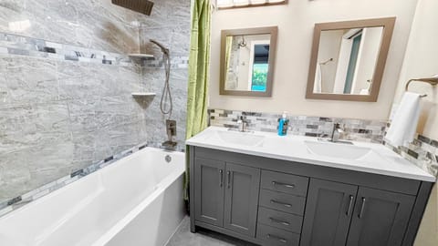 Shower, Bathroom, Bath, towels