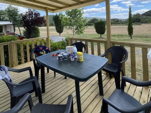 Mobil home 6 pers, terrasse en Ardèche - API-1-52-777 Campground/
RV Resort in Provence-Alpes-Côte d'Azur