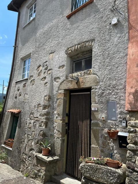 PM 14 Via della Via Apartment in Province of Massa and Carrara