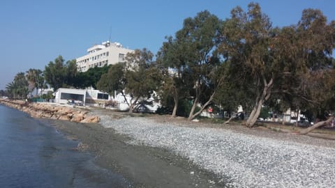 GARNET Beach Apartment Condo in Oroklini