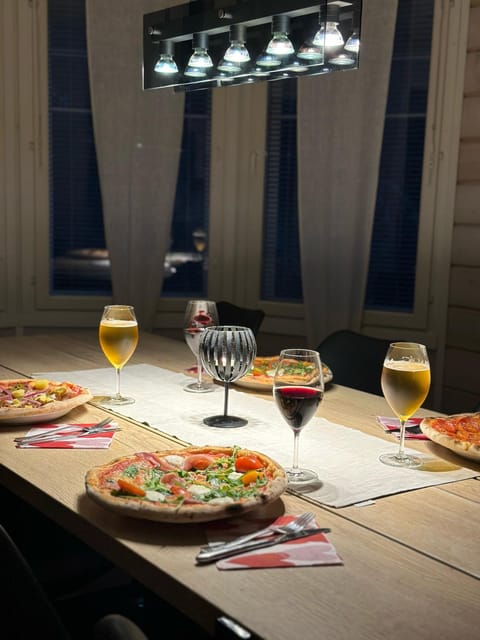 Restaurant/places to eat, Food and drinks, Dining area, Dinner