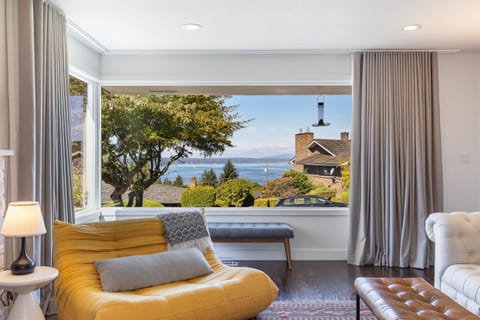 Living room, Sea view