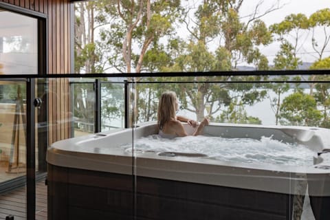 Property building, Balcony/Terrace, Swimming pool