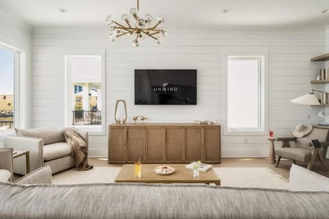 Miramare - Beachfront Luxury with Pool & Elevator House in Romar Beach