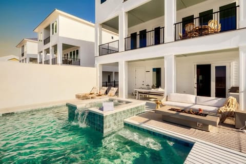 Elysian - Beachfront Paradise with Luxury Amenities House in Romar Beach