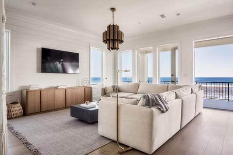 Elysian - Beachfront Paradise with Luxury Amenities House in Romar Beach