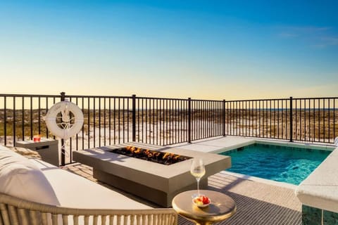 Elysian - Beachfront Paradise with Luxury Amenities House in Romar Beach