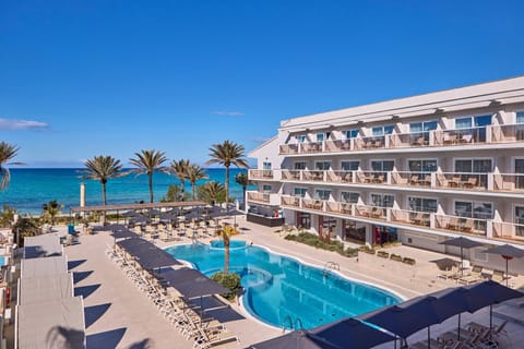 Facade/entrance, Sea view, Swimming pool