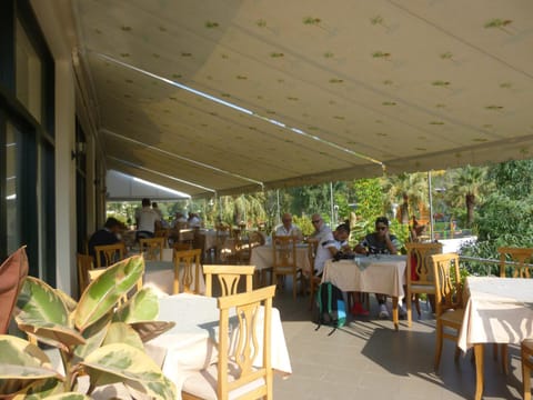 Balcony/Terrace, Drinks, Alcoholic drinks, Non alcoholic drinks