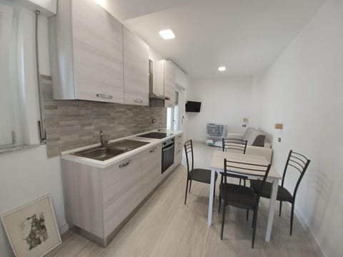 Appartamento piano terra in villa Paolo Apartment in Loano