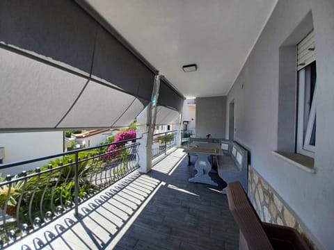 Appartamento piano terra in villa Paolo Apartment in Loano