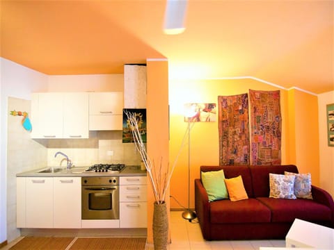 Kitchen or kitchenette, Living room