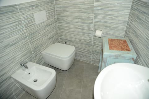 Bathroom, bidet