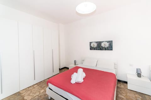 Bed, Photo of the whole room, Bedroom, towels, wardrobe