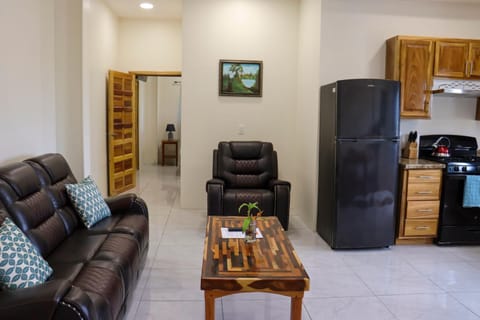 Kitchen or kitchenette, Dining area, Swimming pool