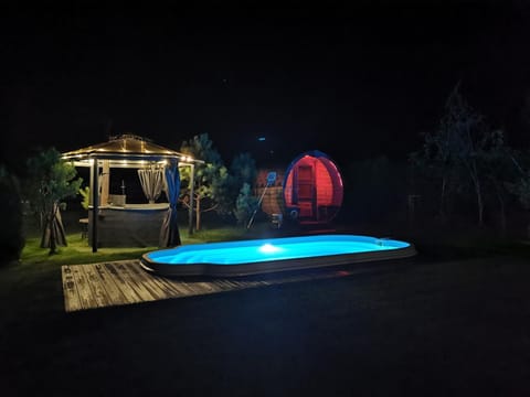 Swimming pool, Swimming pool
