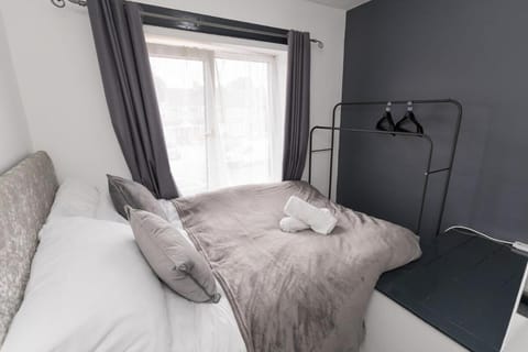 Future Stays home from home ! 2nights minimum! Apartment in Stourbridge