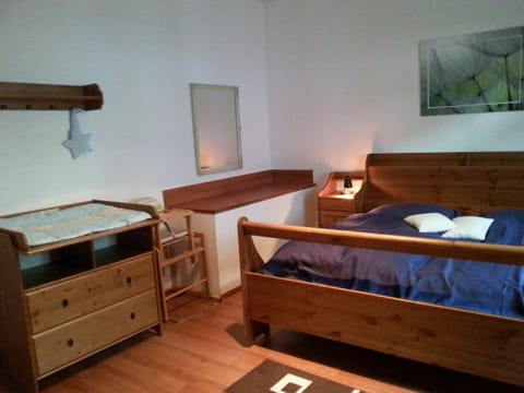 Bed, Bedroom, cot