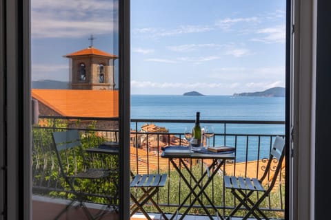 Day, View (from property/room), Balcony/Terrace, River view