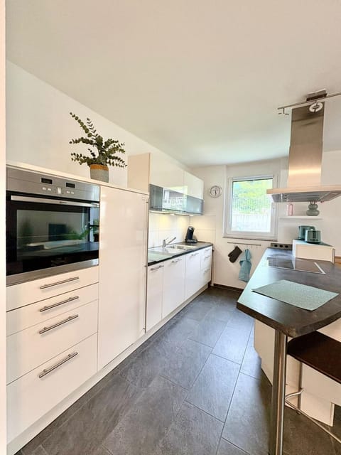 Kitchen or kitchenette, Dining area, dishwasher, oven, stove