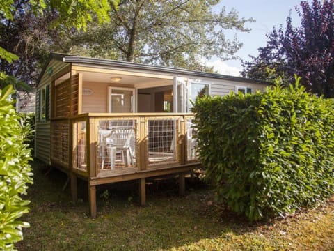 Mobil home à Naucelle avec terrasse - API-1-52-671 Campground/
RV Resort in Auvergne-Rhône-Alpes