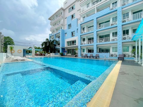 Property building, Swimming pool