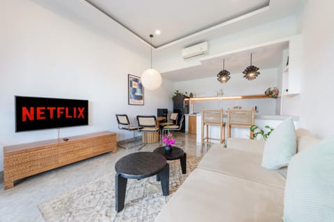 Communal lounge/ TV room, TV and multimedia, Living room, Seating area