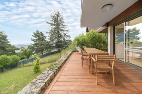 Patio, Garden, View (from property/room), Balcony/Terrace, Dining area, Garden view